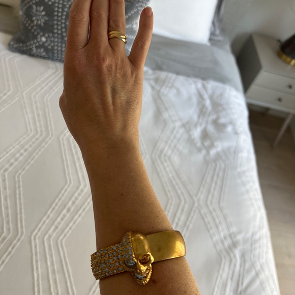 ALEXANDER MCQUEEN VINTAGE GOLD SKULL BRACELET - Picture 3 of 7